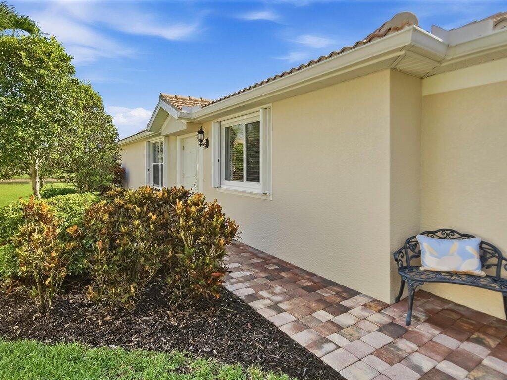 8647 Genova Ct, Naples, FL 34114 photo