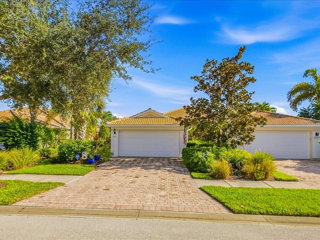 8647 Genova Ct, Naples, FL 34114 photo