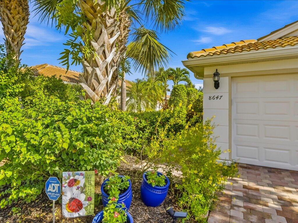 8647 Genova Ct, Naples, FL 34114 photo
