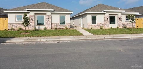 Quadruplex in Edinburg TX 1007 Clarence Avenue.jpg
