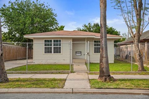 Single Family Residence in McAllen TX 2218 Fir Avenue.jpg