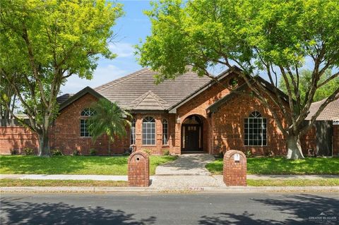 Single Family Residence in McAllen TX 720 Cardinal Avenue.jpg