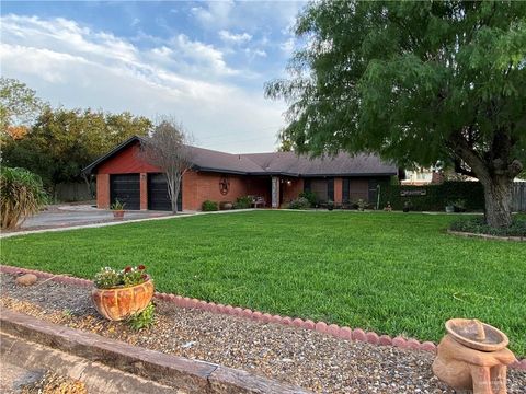 Single Family Residence in Edinburg TX 1620 Dulcinea Street.jpg