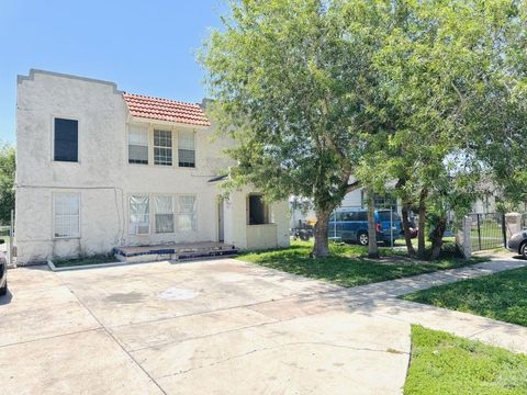Duplex in Harlingen TX 418 E Madison Avenue.jpg