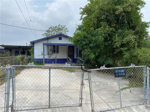 Single Family Residence in McAllen TX 1304 S 14 1/2 Street.jpg
