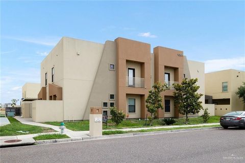 Condominium in McAllen TX 1301 Camellia Avenue #A.jpg