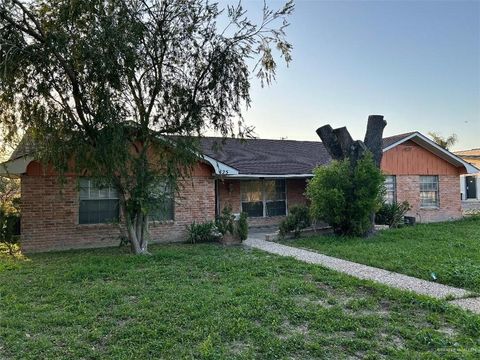 Single Family Residence in Mission TX 425 Tanglewood Drive.jpg