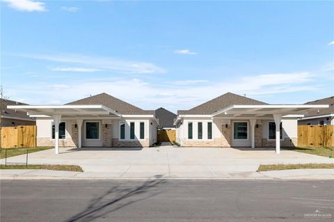 Quadruplex in Edinburg TX 907 N Woodson Avenue.jpg