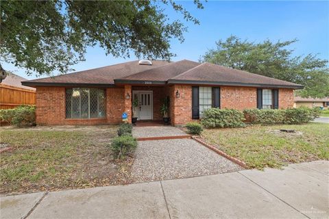 Single Family Residence in McAllen TX 2513 Swallow Avenue.jpg