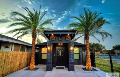 Single Family Residence in McAllen TX 1021 S 18th Street.jpg