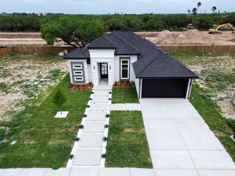 Single Family Residence in McAllen TX 8014 N 48th Avenue.jpg