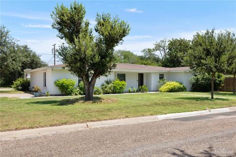 Single Family Residence in Edinburg TX 135 Enfield Road.jpg