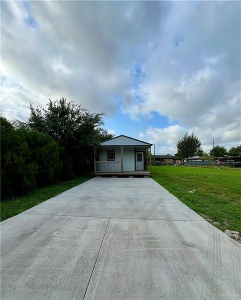 Single Family Residence in Harlingen TX 1629 Barcelona Avenue.jpg