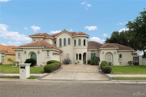 Single Family Residence in Edinburg TX 2201 W Rhin Drive.jpg