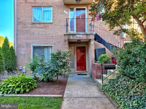 Townhouse in Annandale VA 4521 Logsdon DRIVE #238.jpg