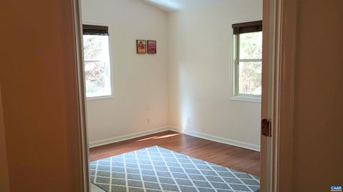 Single Family Residence in Roseland VA 1631 Cow Hollow Rd 24.jpg