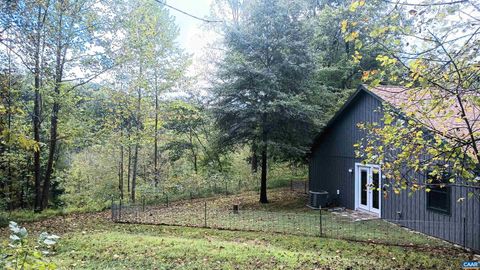 Single Family Residence in Roseland VA 1631 Cow Hollow Rd 6.jpg