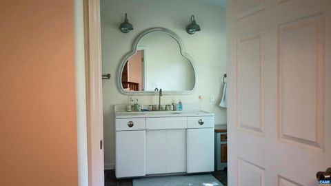 Single Family Residence in Roseland VA 1631 Cow Hollow Rd 17.jpg