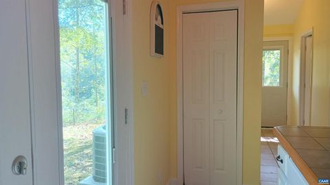 Single Family Residence in Roseland VA 1631 Cow Hollow Rd 40.jpg