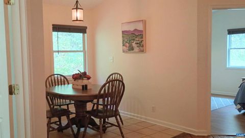 Single Family Residence in Roseland VA 1631 Cow Hollow Rd 32.jpg