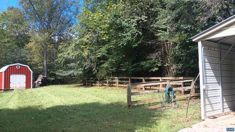 Single Family Residence in Roseland VA 1631 Cow Hollow Rd 53.jpg
