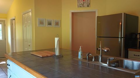 Single Family Residence in Roseland VA 1631 Cow Hollow Rd 42.jpg