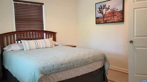 Single Family Residence in Roseland VA 1631 Cow Hollow Rd 14.jpg