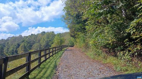 Single Family Residence in Roseland VA 1631 Cow Hollow Rd 2.jpg