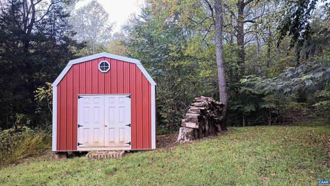 Single Family Residence in Roseland VA 1631 Cow Hollow Rd 54.jpg