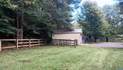 Single Family Residence in Roseland VA 1631 Cow Hollow Rd 56.jpg