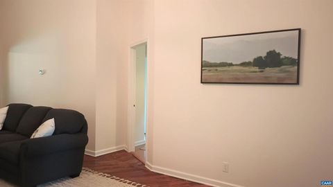 Single Family Residence in Roseland VA 1631 Cow Hollow Rd 13.jpg