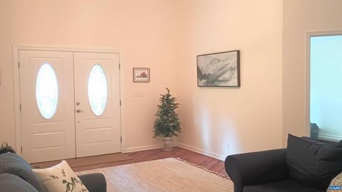 Single Family Residence in Roseland VA 1631 Cow Hollow Rd 12.jpg