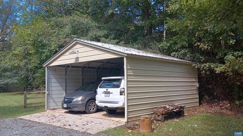 Single Family Residence in Roseland VA 1631 Cow Hollow Rd 51.jpg