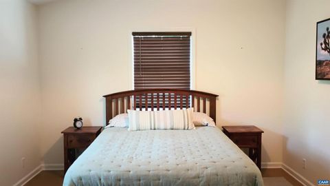 Single Family Residence in Roseland VA 1631 Cow Hollow Rd 15.jpg