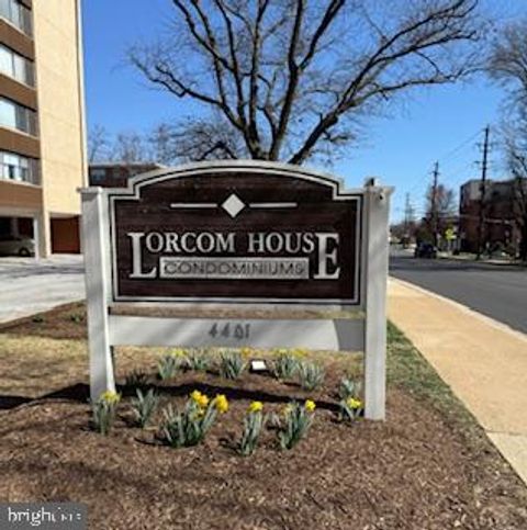 Condominium in Arlington VA 4401 Cherry Hill ROAD.jpg