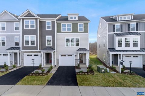 Townhouse in Charlottesville VA 90 Laconia Ln.jpg