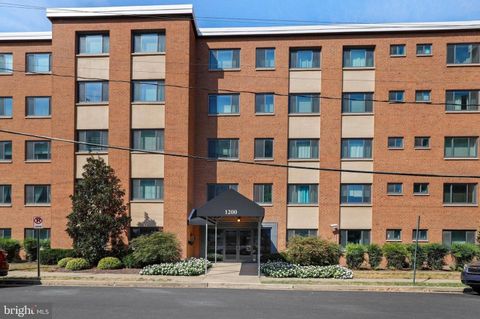 Condominium in Arlington VA 1200 Arlington Ridge ROAD.jpg