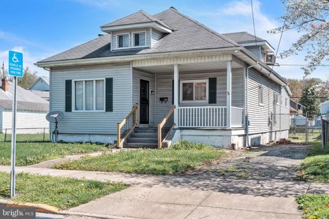 Single Family Residence in Charleston WV 616 Randolph St.jpg