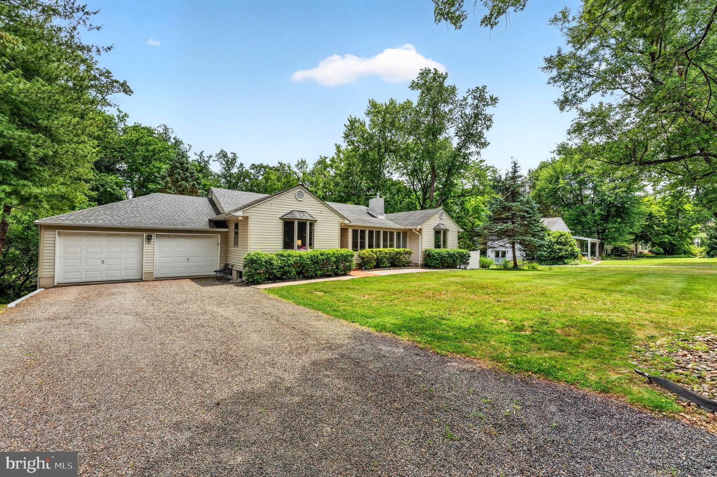 61 Broadripple Dr, Princeton, NJ 08540 photo