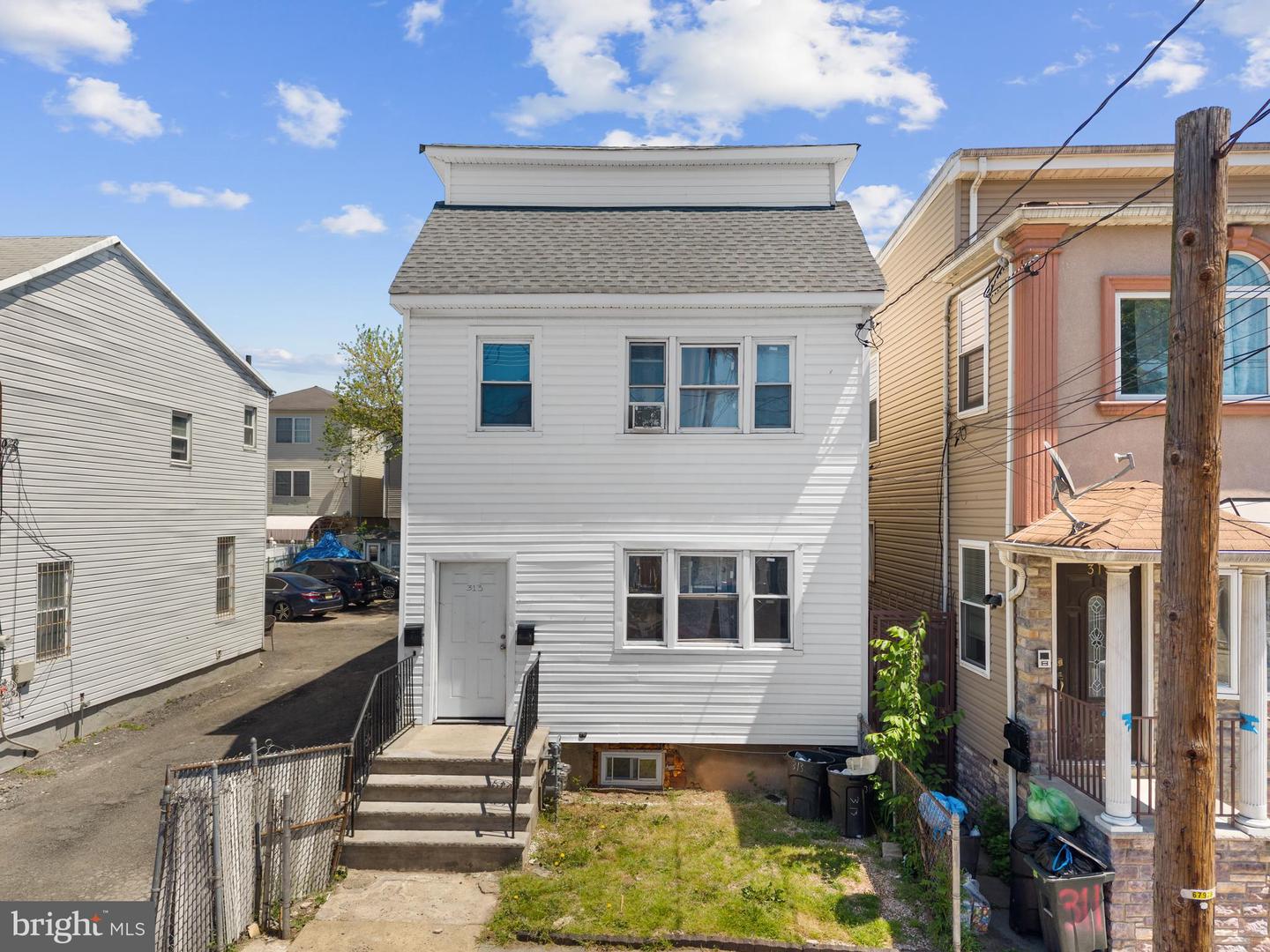 313 Livingston St, Elizabethport, NJ 07206