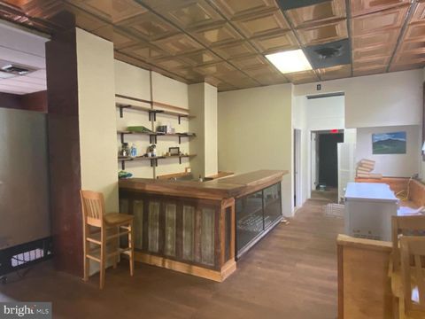Retail in Lovingston VA 121 Main STREET.jpg