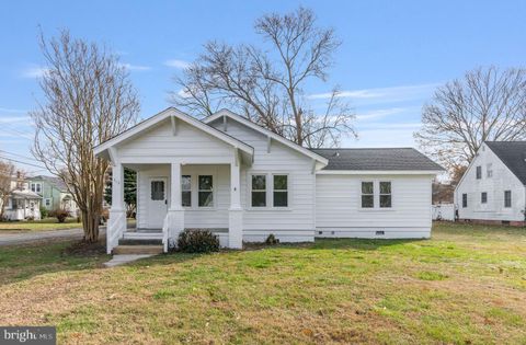 Single Family Residence in Tappahannock VA 612 Cralle AVENUE.jpg