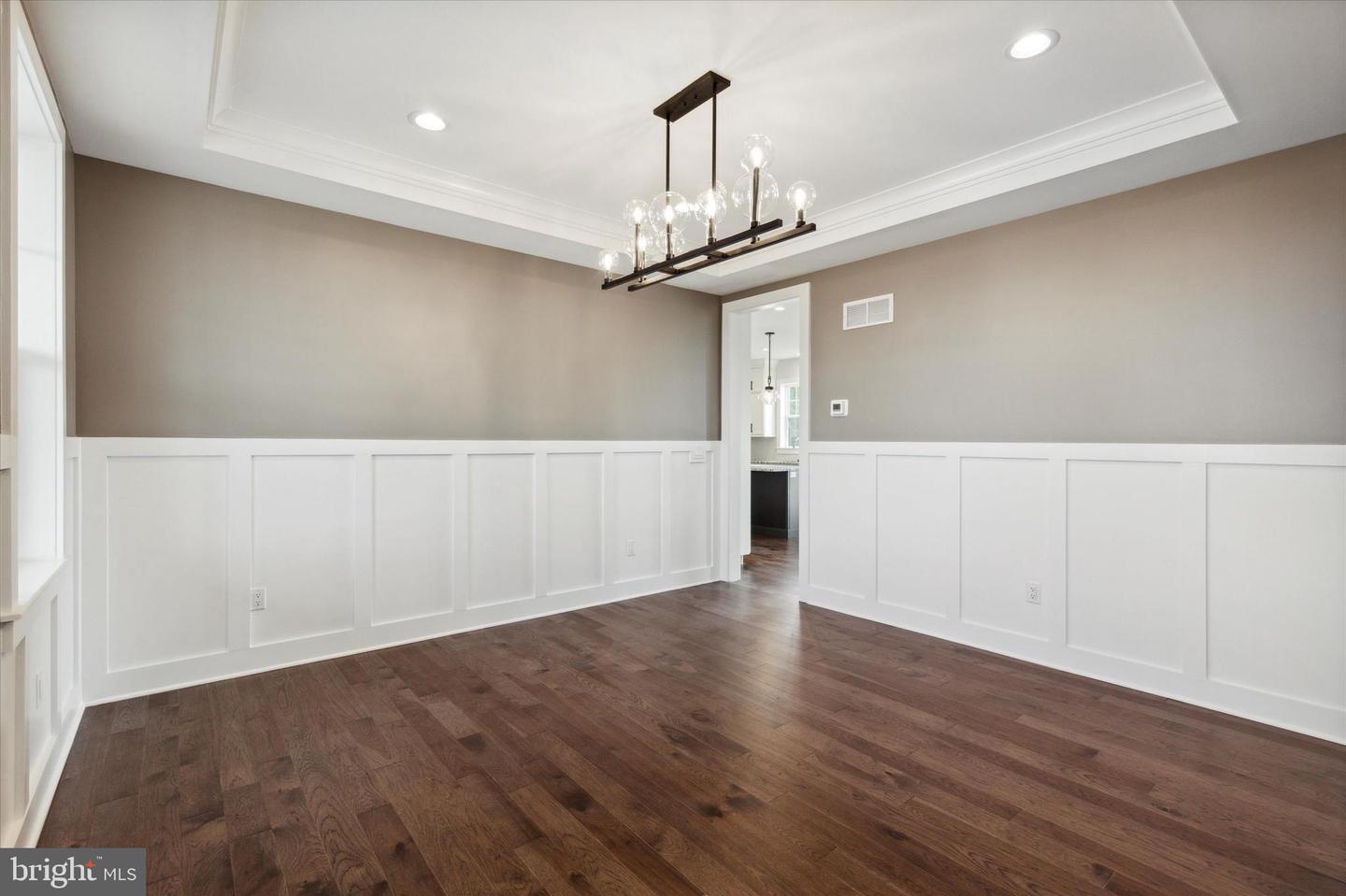 16 Holcombe Grove Rd, Lambertville, NJ 08530 photo