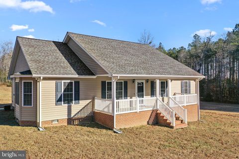 Single Family Residence in Tappahannock VA 5230 Sunnyside Road Rd.jpg