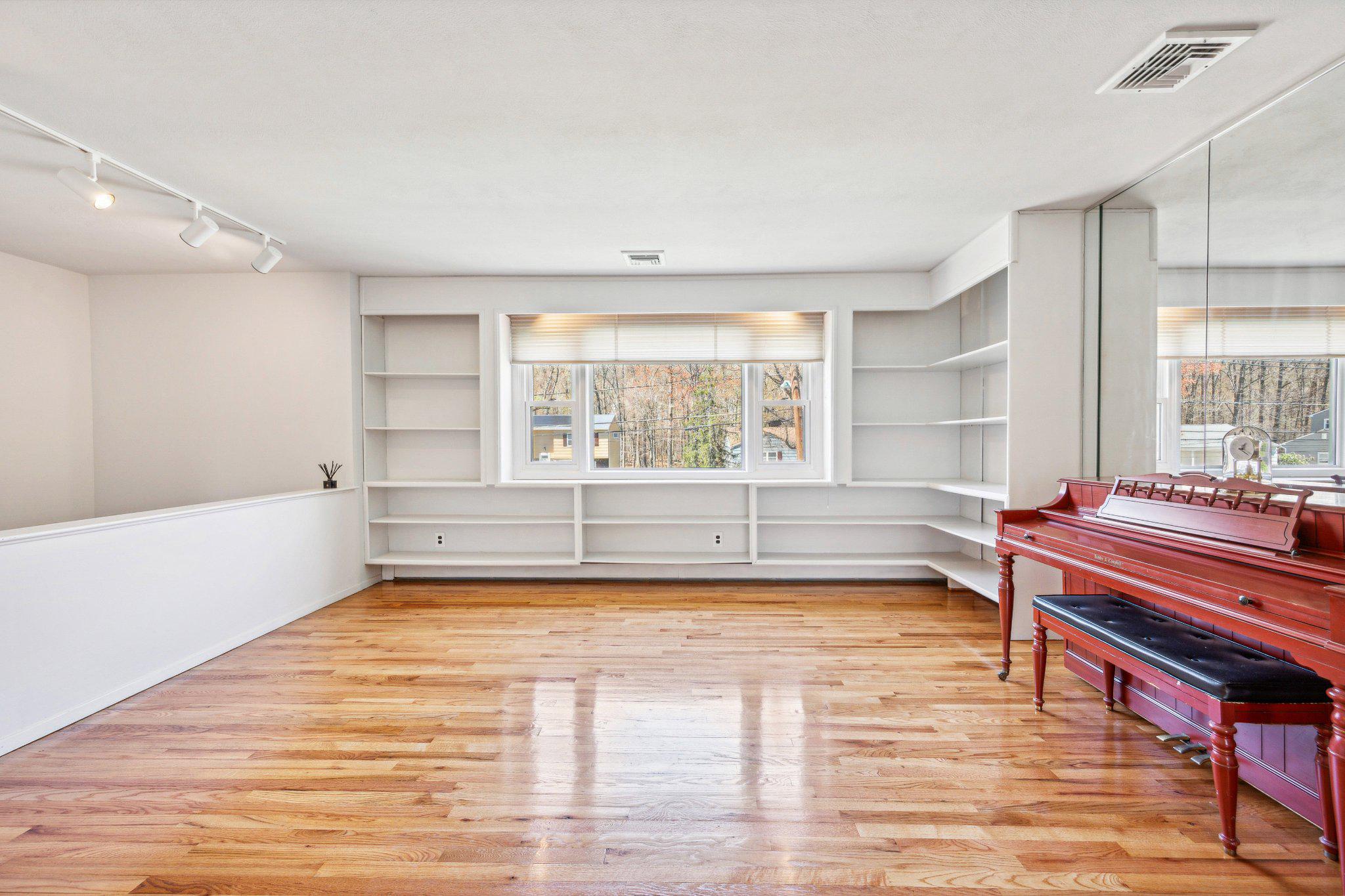 399 Green Ln, Ewan, NJ 08638 photo