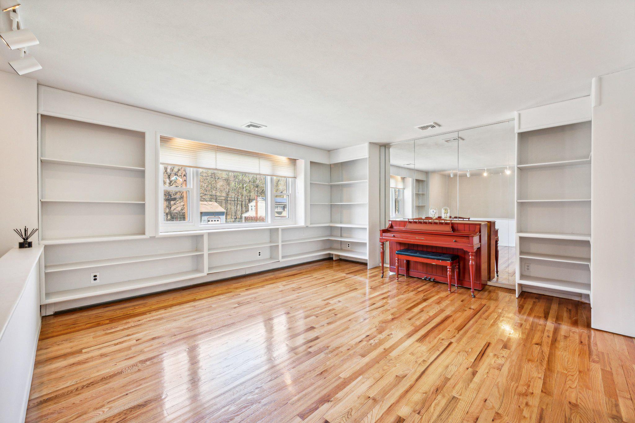 399 Green Ln, Ewan, NJ 08638 photo
