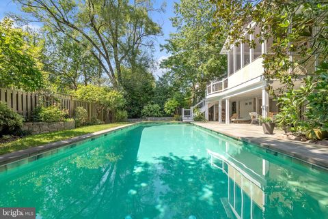 Single Family Residence in Washington DC 5726 MacArthur BOULEVARD.jpg