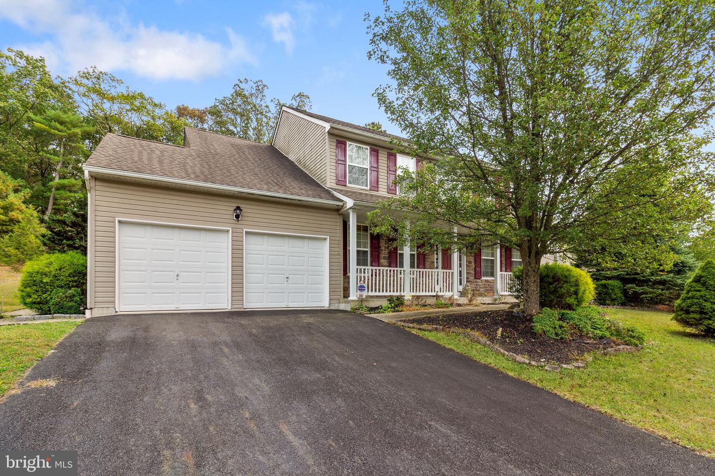 106 Daffodil Dr, East Stroudsburg, PA 18301 photo
