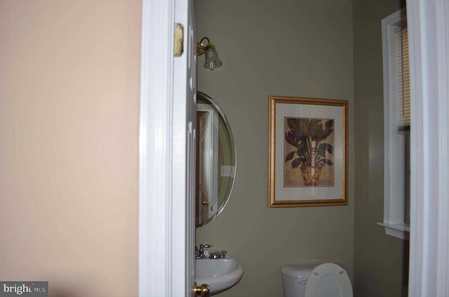 9631 Washington Ave, Laurel, MD 20723 photo