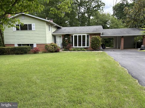 Single Family Residence in Alexandria VA 8815 Beauchamp DRIVE.jpg